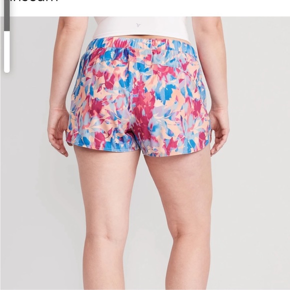 NWT OLD NAVY Mid-Rise StretchTech Dolphin-Hem Run Shorts for Women -- 3-in - Picture 6 of 7
